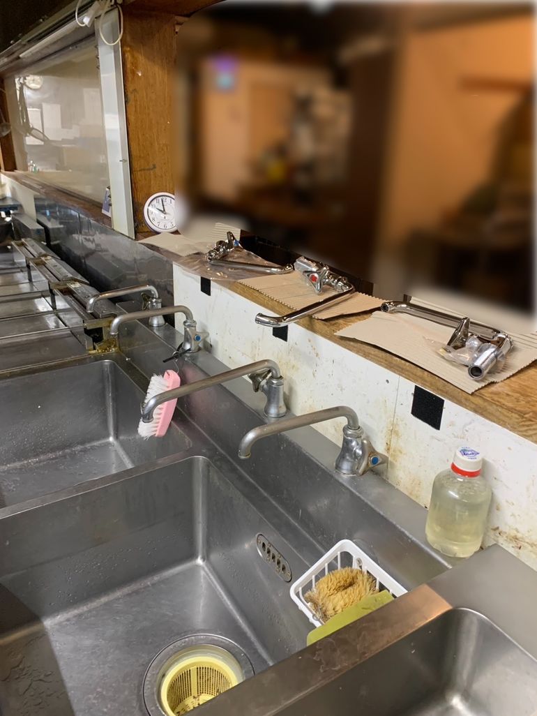茨城県水戸市 飲食店厨房の蛇口交換工事｜業務用シンク複数台の水栓 